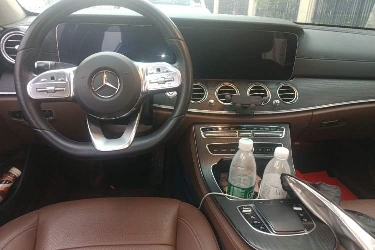 Used Mercedes-Benz E-Class 2019 Restyled E 300 L Sport Luxury Edition Center Console