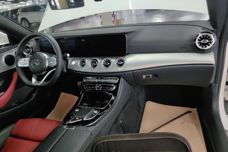Used Mercedes-Benz E-Class 2019 E 200 Coupe Center Console