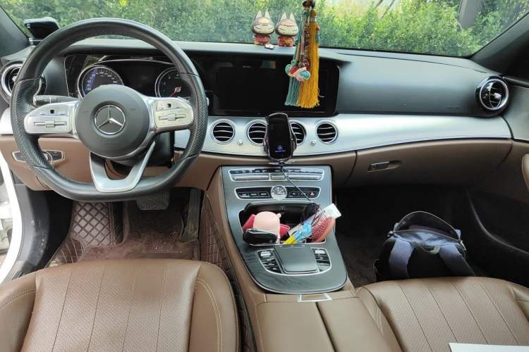 Used Mercedes-Benz E-Class 2019 E 200 Sport Edition Center Console