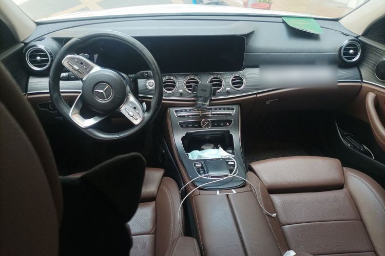 Used Mercedes-Benz E-Class 2019 E 260 L Sport Edition Center Console