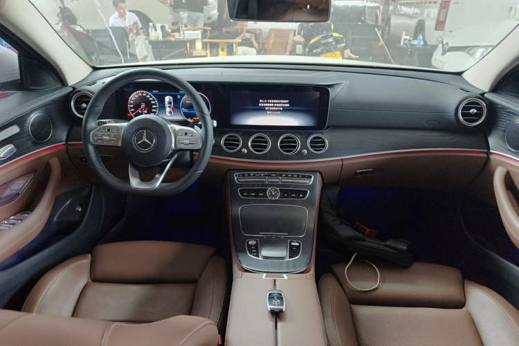 Used Mercedes-Benz E-Class 2019 E 200 L Sport Edition Center Console