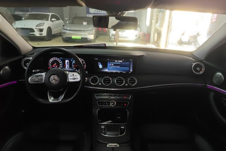 Used Mercedes-Benz E-Class 2019 E 200 L Sport Edition Center Console