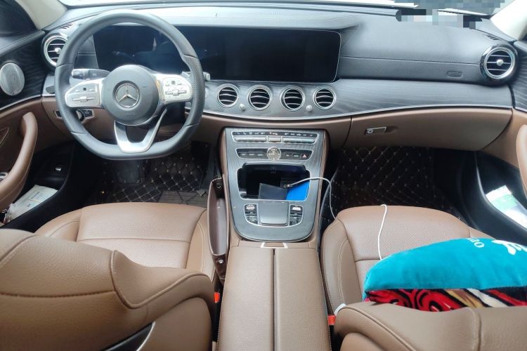 Used Mercedes-Benz E-Class 2019 Restyled E 300 L Sport Luxury Edition Center Console