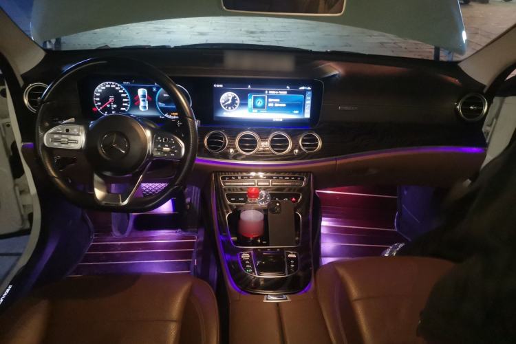 Used Mercedes-Benz E-Class 2019 Restyled E 300 L Sport Luxury Edition Center Console