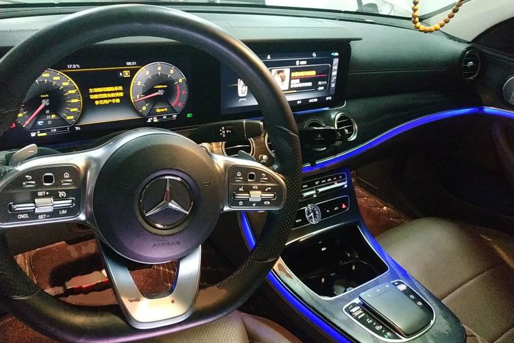 Used Mercedes-Benz E-Class 2019 Restyled E 300 L Sport Luxury Edition Center Console