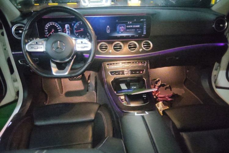 Used Mercedes-Benz E-Class 2019 E 200 L Sport Edition Center Console