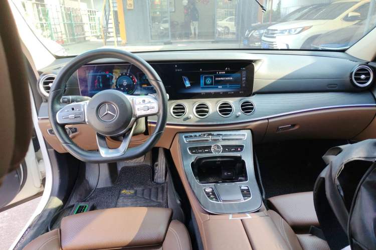 Used Mercedes-Benz E-Class 2019 E 260 L Sport Edition Center Console