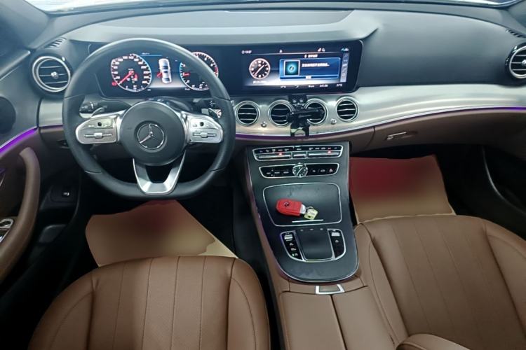 Used Mercedes-Benz E-Class 2019 E 260 Sport Edition 4MATIC Center Console