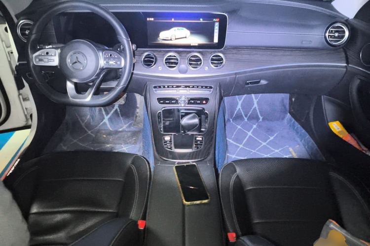 Used Mercedes-Benz E-Class 2019 Restyled E 300 L Sporty and Stylish Edition Center Console