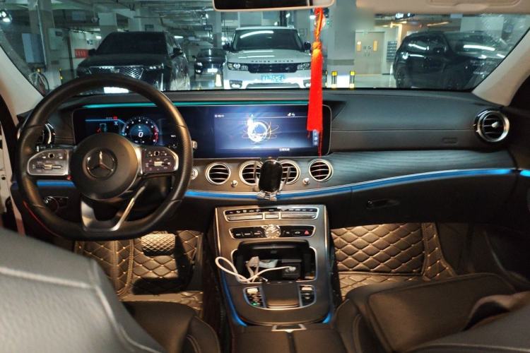Used Mercedes-Benz E-Class 2019 Restyled E 300 L Sport Luxury Edition Center Console