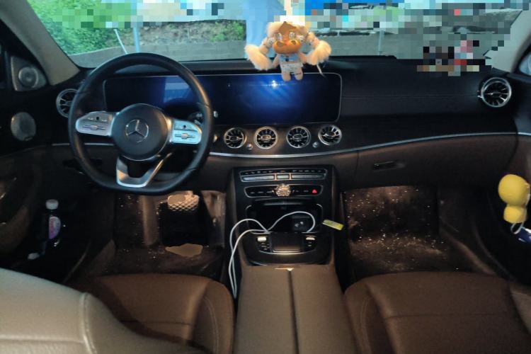 Used Mercedes-Benz E-Class 2019 Restyled E 300 L Sport Luxury Edition Center Console