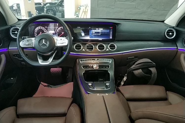 Used Mercedes-Benz E-Class 2019 E 200 L Sport Edition Center Console