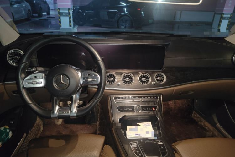 Used Mercedes-Benz E-Class 2019 E 200 L Sport Edition Center Console