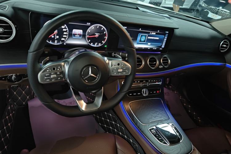 Used Mercedes-Benz E-Class 2019 Restyled E 300 L Sport Luxury Edition Center Console