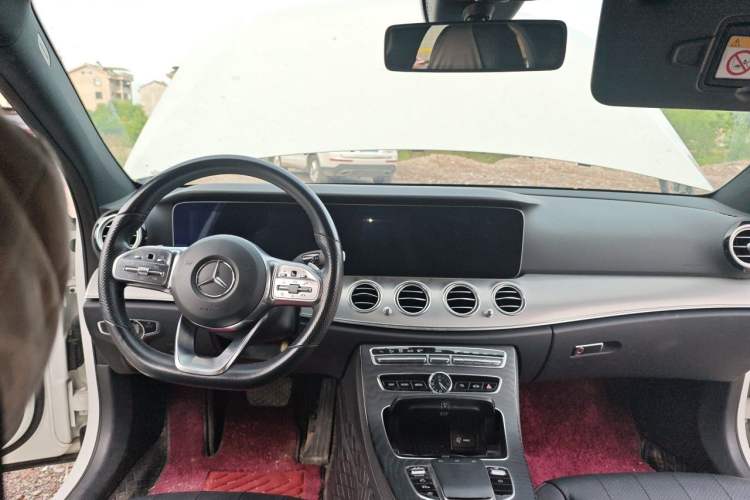 Used Mercedes-Benz E-Class 2019 E 260 Sport Edition Center Console