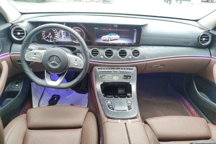Used Mercedes-Benz E-Class 2019 E 260 L Sport Edition Center Console