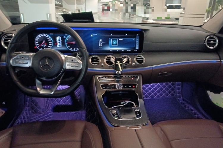 Used Mercedes-Benz E-Class 2019 Restyled E 300 L Sport Luxury Edition Center Console