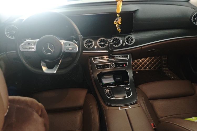 Used Mercedes-Benz E-Class 2019 E 260 L Sport Edition Center Console