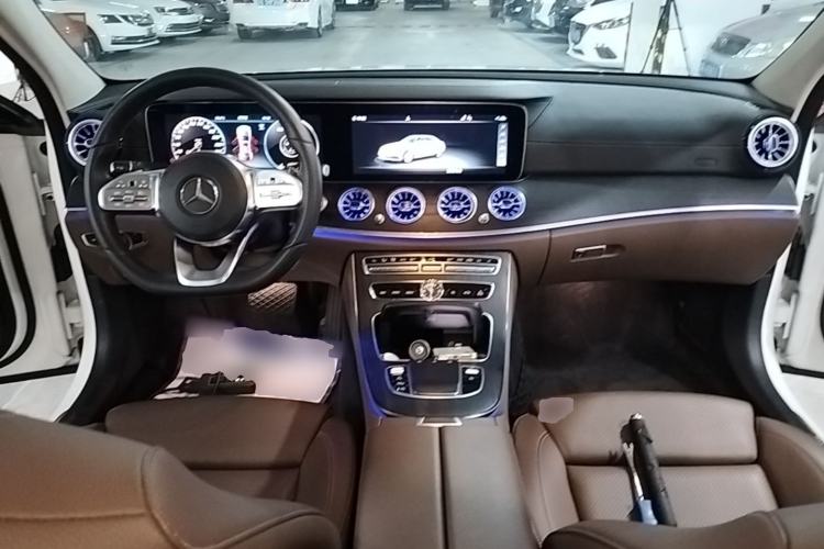 Used Mercedes-Benz E-Class 2019 E 260 L Sport Edition Center Console