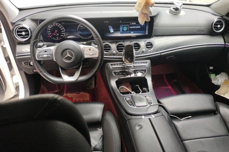 Used Mercedes-Benz E-Class 2019 E 200 L Sport Edition Center Console