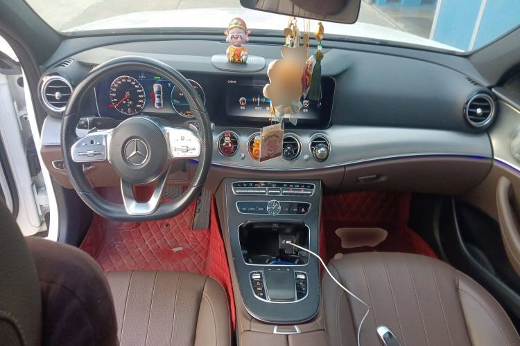 Used Mercedes-Benz E-Class 2019 E 260 Sport Edition Center Console