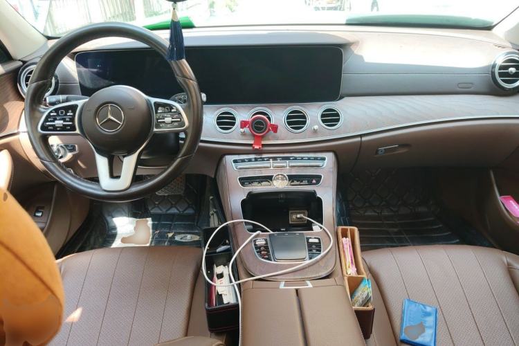 Used Mercedes-Benz E-Class 2019 E 300 L Luxury Model Center Console