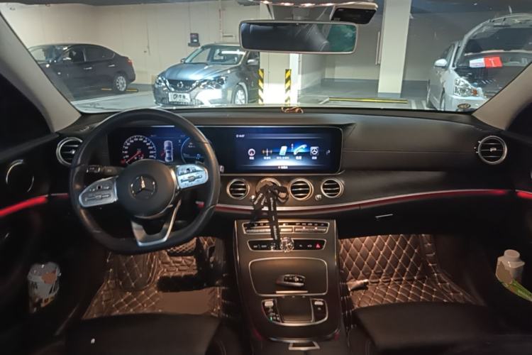 Used Mercedes-Benz E-Class 2019 E 200 L Sport Edition Center Console