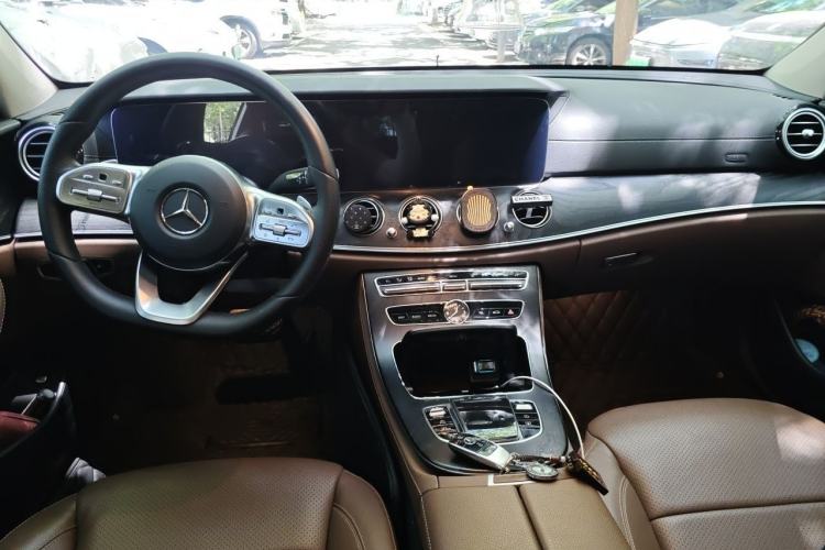 Used Mercedes-Benz E-Class 2019 Restyled E 300 L Sport Luxury Edition Center Console