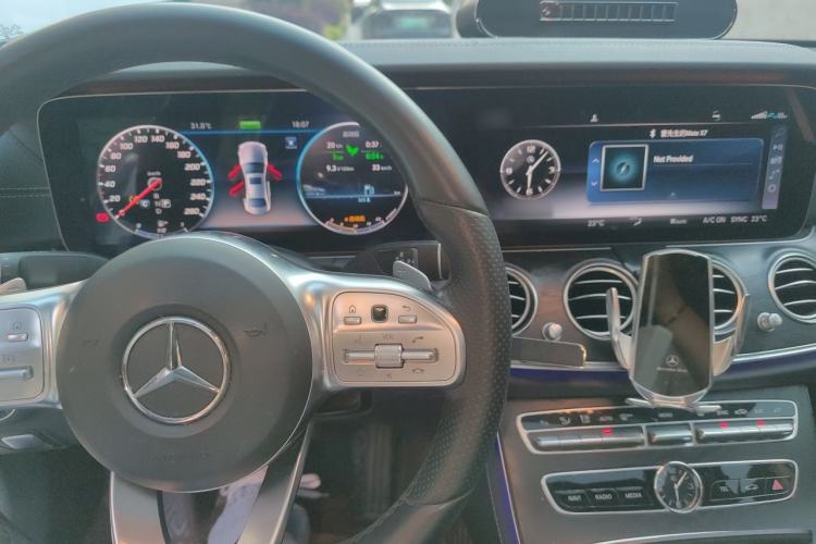 Used Mercedes-Benz E-Class 2019 E 260 L Sport Edition Center Console