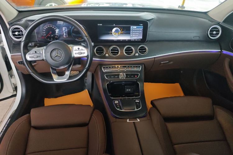 Used Mercedes-Benz E-Class 2019 E 200 L Sport Edition Center Console