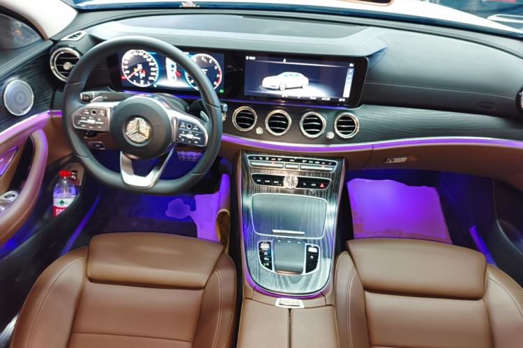 Used Mercedes-Benz E-Class 2019 E 260 L Sport Edition Center Console