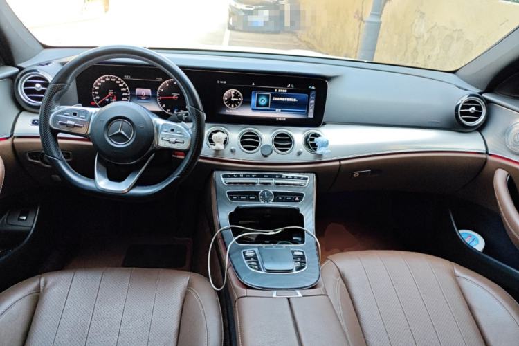 Used Mercedes-Benz E-Class 2019 Restyled E 300 Sport Edition Center Console