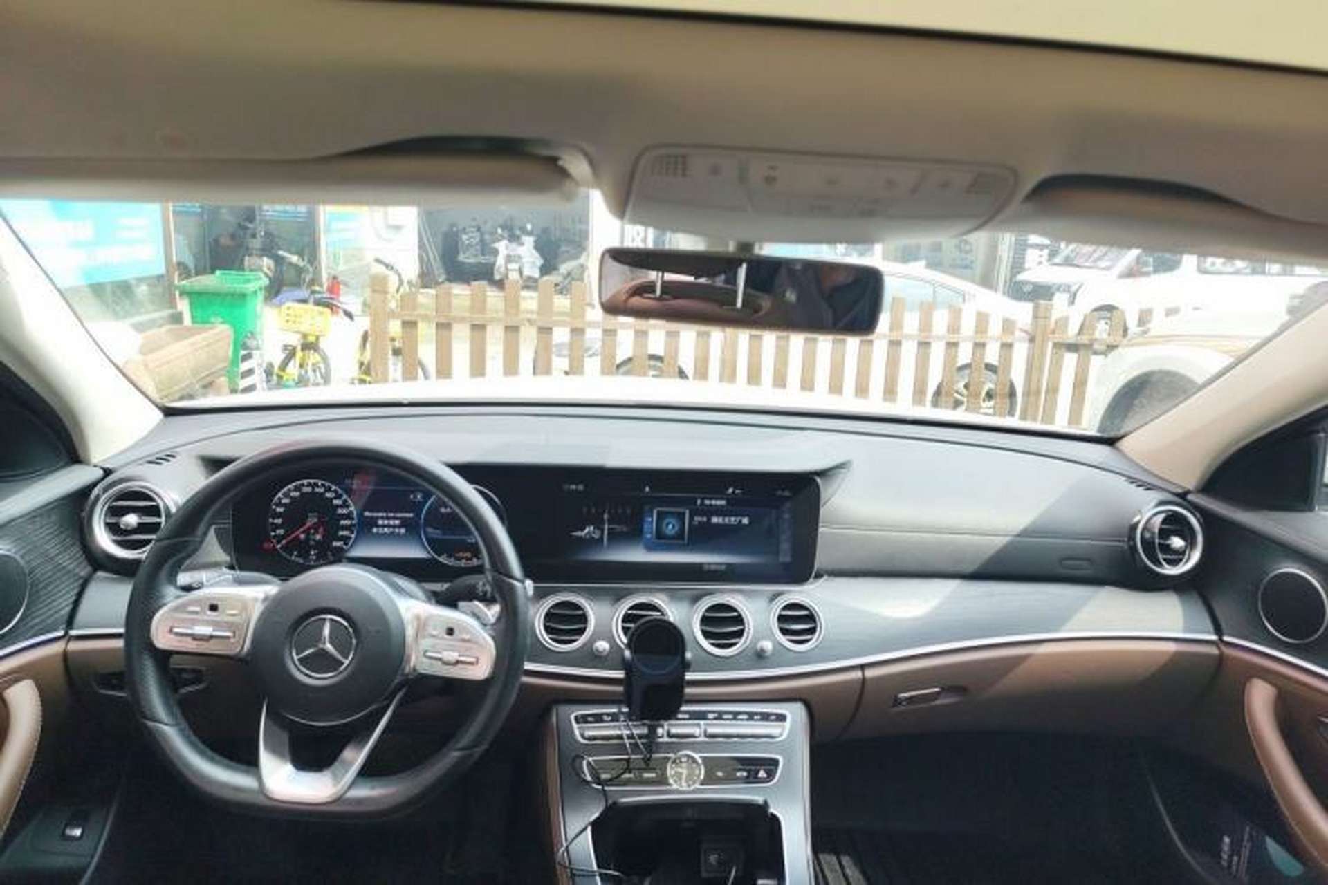 Used Mercedes-Benz E-Class 2019 E 300 L Sport Luxury Edition Center Console