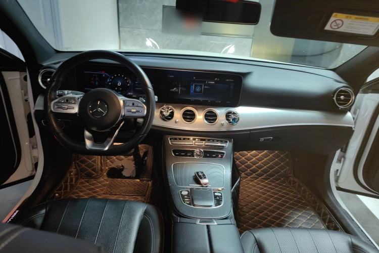 Used Mercedes-Benz E-Class 2019 E 260 Sport Edition Center Console