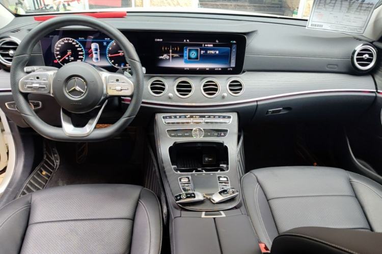 Used Mercedes-Benz E-Class 2019 Restyled E 300 L Sport Luxury Edition Center Console