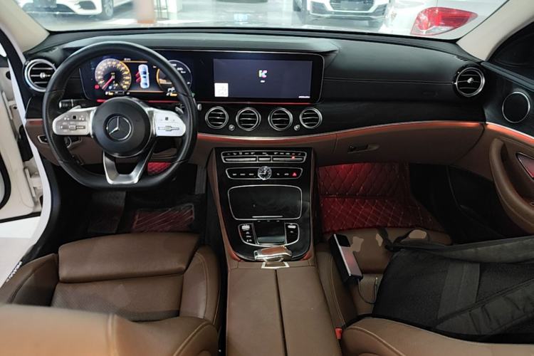 Used Mercedes-Benz E-Class 2019 E 200 L Sport Edition Center Console
