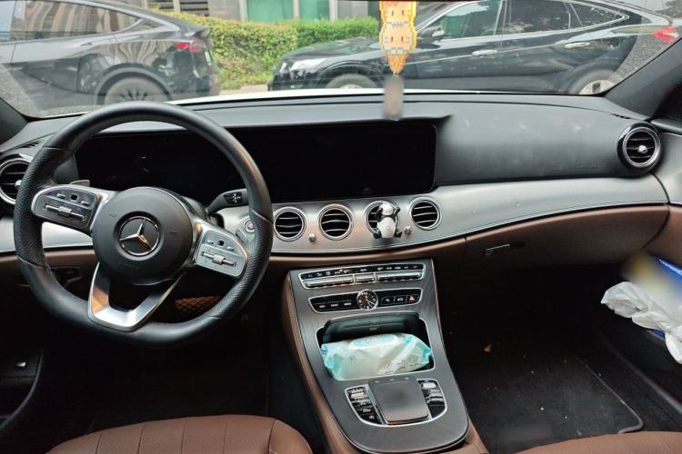 Used Mercedes-Benz E-Class 2019 E 260 Sport Edition Center Console
