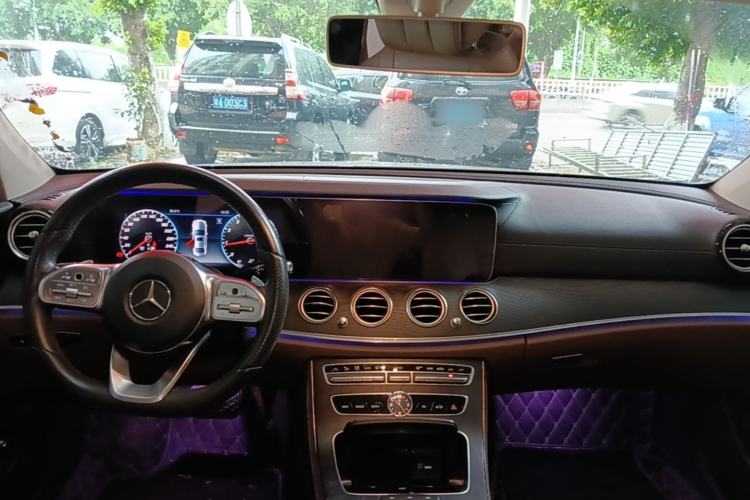 Used Mercedes-Benz E-Class 2019 Restyled E 300 L Sporty and Stylish Edition Center Console