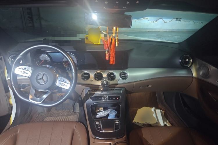 Used Mercedes-Benz E-Class 2019 E 200 Sport Edition Center Console