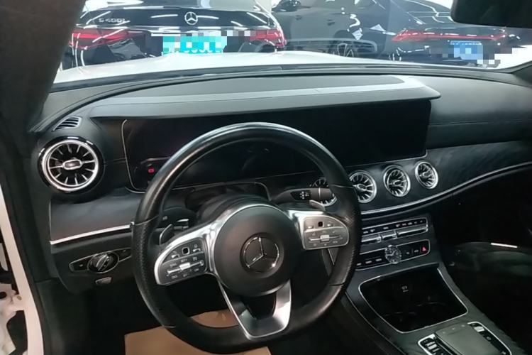 Used Mercedes-Benz E-Class 2019 E 200 Coupe Center Console