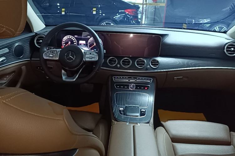 Used Mercedes-Benz E-Class 2019 E 260 L Sport Edition Center Console