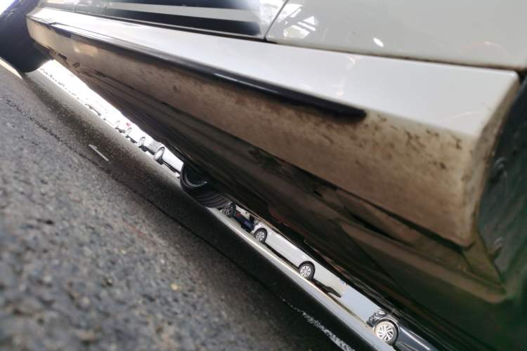 Used Mercedes-Benz E-Class 2019 E 300 L Sporty and Stylish Model Chassis Front Right