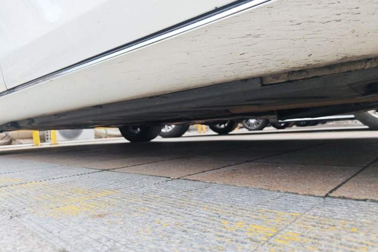 Used Mercedes-Benz E-Class 2019 E 260 L Chassis Front Right