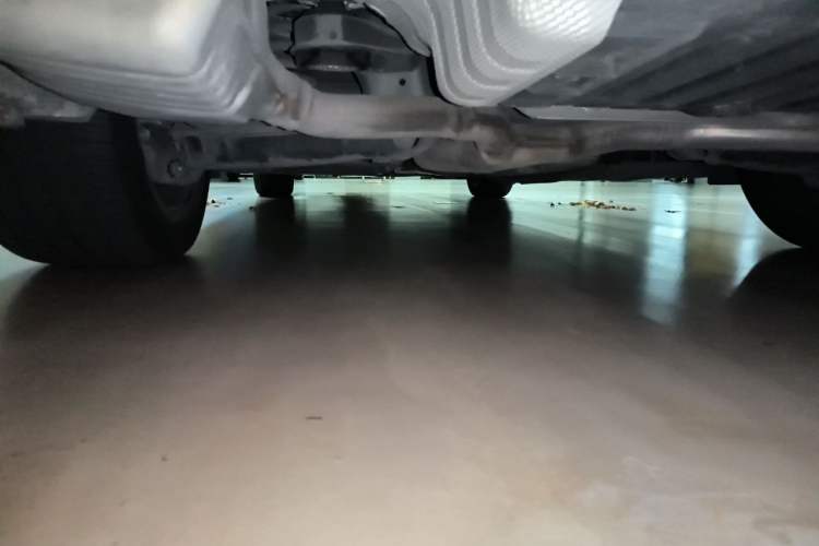Used Mercedes-Benz E-Class 2019 E 300 L Sporty and Stylish Model Chassis Rear Left