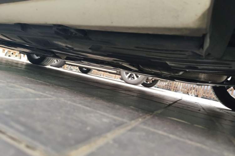 Used Mercedes-Benz E-Class 2019 E 300 L Sport Luxury Edition Chassis Rear Left