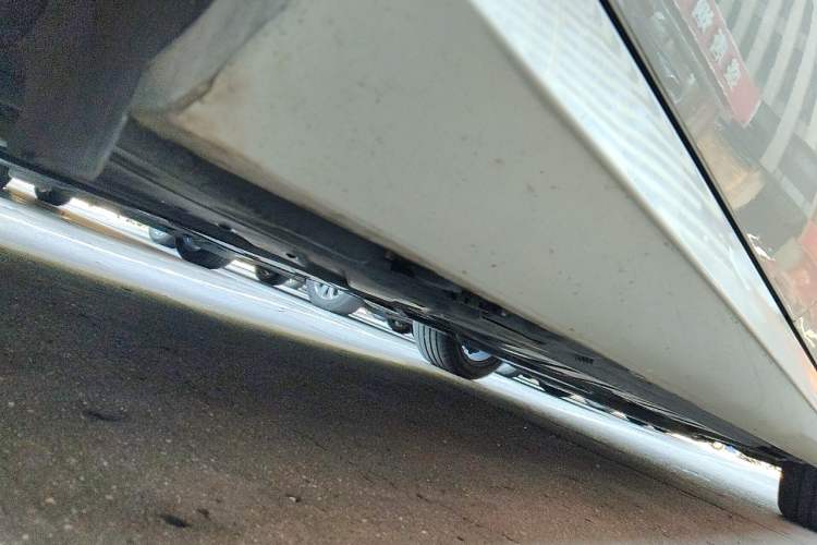 Used Mercedes-Benz E-Class  Chassis Rear Right