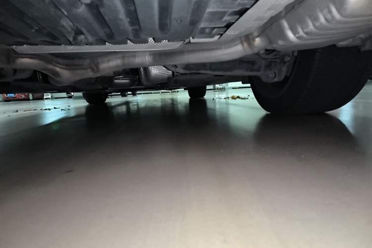 Used Mercedes-Benz E-Class 2019 E 300 L Sporty and Stylish Model Chassis Rear Right