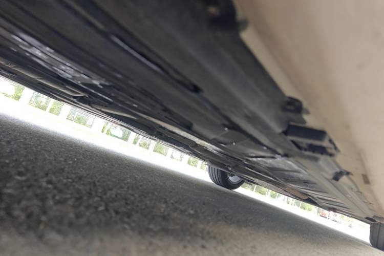 Used Mercedes-Benz E-Class 2019 E 300 L Sporty and Stylish Model Chassis Rear Right