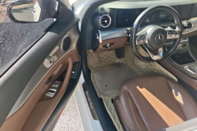 Used Mercedes-Benz E-Class 2019 E 260 Sport Edition 4MATIC Driver Seat