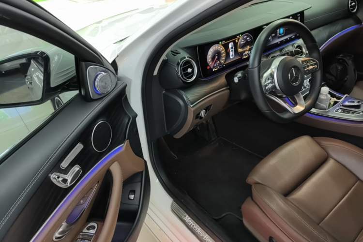 Used Mercedes-Benz E-Class 2019 E 200 L Sport 4MATIC Driver Seat